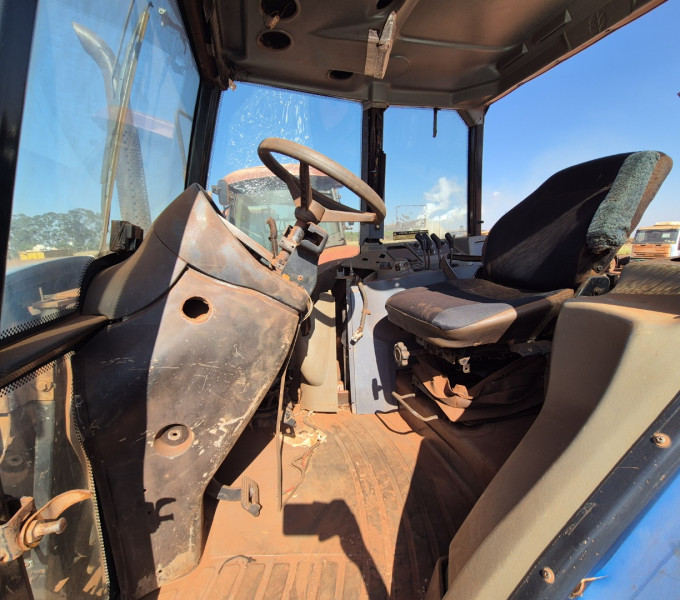 TRATOR DE PNEUS NEW HOLLAND TM 7030500, 2009, Z9CC53801