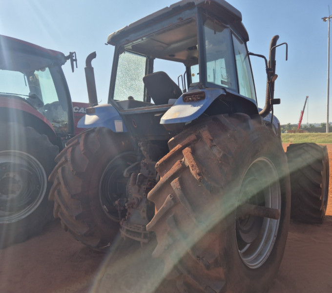 TRATOR DE PNEUS NEW HOLLAND TM 7030500, 2009, Z9CC53801