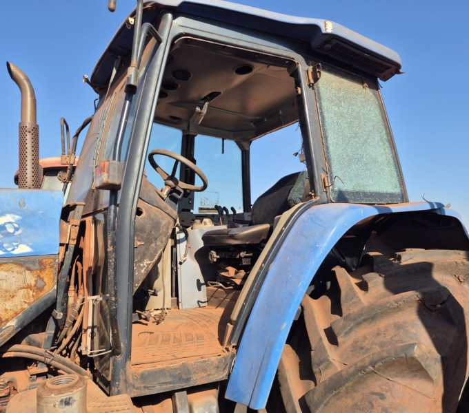 TRATOR DE PNEUS NEW HOLLAND TM 7030500, 2009, Z9CC53801