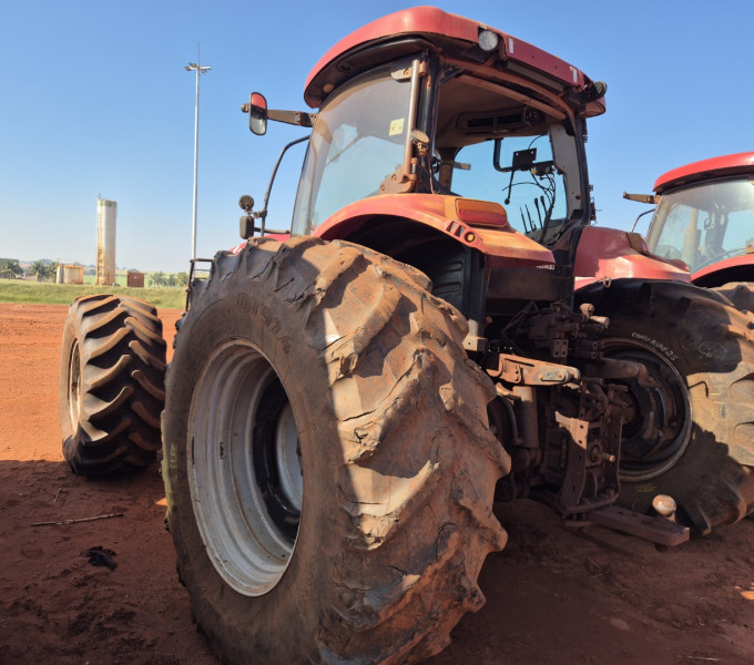 TRATOR DE PNEUS CASE 225, 2014, HCCZC225PDCR17034