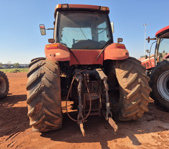 TRATOR DE PNEUS CASE MX220, 2009, Z9CF40345