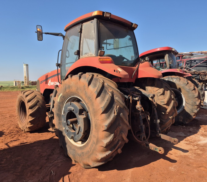 TRATOR DE PNEUS CASE MX220, 2009, Z9CF40345