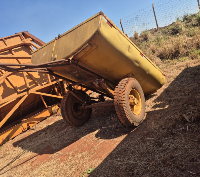 CARROÇA TANQUE REBOCÁVEL 1 EIXO