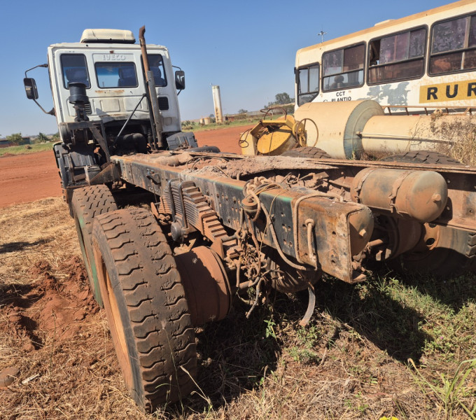 CAMINHÃO PLATAFORMA IVECO 260E25, PLACA: HDW-3309, 2010