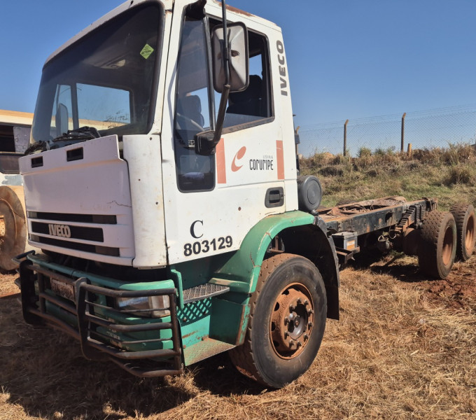 CAMINHÃO PLATAFORMA IVECO 260E25, PLACA: HDW-3309, 2010