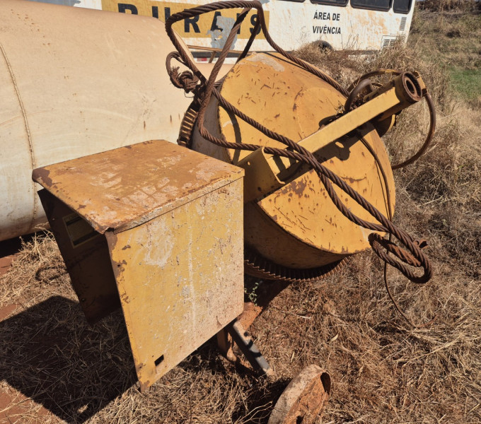 EQUIPAMENTO BETONEIRA ROTATIVA