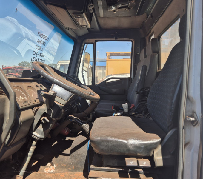 CAMINHÃO BASCULANTE IVECO EUROCARGO 260E25, PLACA: HFD-8058, 2010