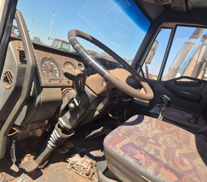 CAMINHÃO IVECO 260E25 C/ MELOSA, PLACA: OMF-8603, 2011