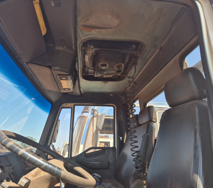 CAMINHÃO IVECO 260E25 C/ MELOSA, PLACA: OMF-8603, 2011