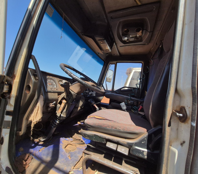 CAMINHÃO PLATAFORMA IVECO 260E25, PLACA: HDW-3D60, 2011