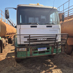 CAMINHÃO PLATAFORMA IVECO 260E25, PLACA: HDW-3D60, 2011