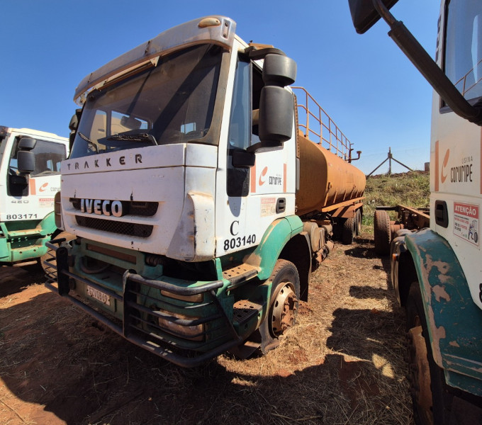 CAMINHÃO BOMBEIRO IVECO TRAKKER 380T42, PLACA: GZV-0B69. 2011