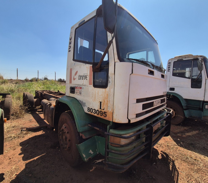 CAMINHÃO PLATAFORMA IVECO 260E25, PLACA: GRP-2464, 2009
