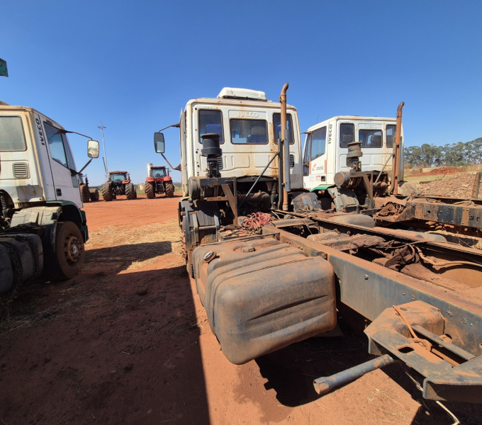 CAMINHÃO PLATAFORMA IVECO 260E25, PLACA: GRP-2464, 2009