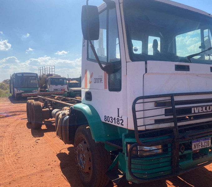 CAMINHÃO PLATAFORMA IVECO 260E25, PLACA: NYF-8J20, 2011