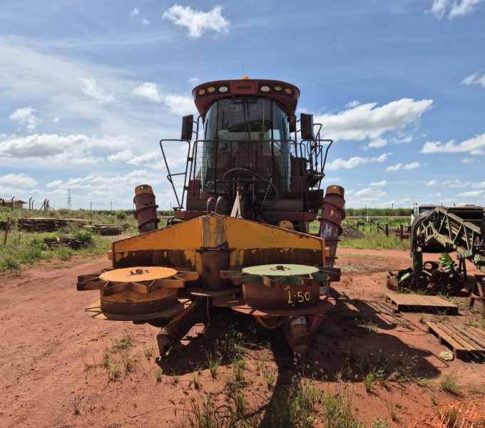 COLHEDORA CASE A8800 COMPLETA + MATERIAL DE COLHEDORA JONH DEERE + I6C1