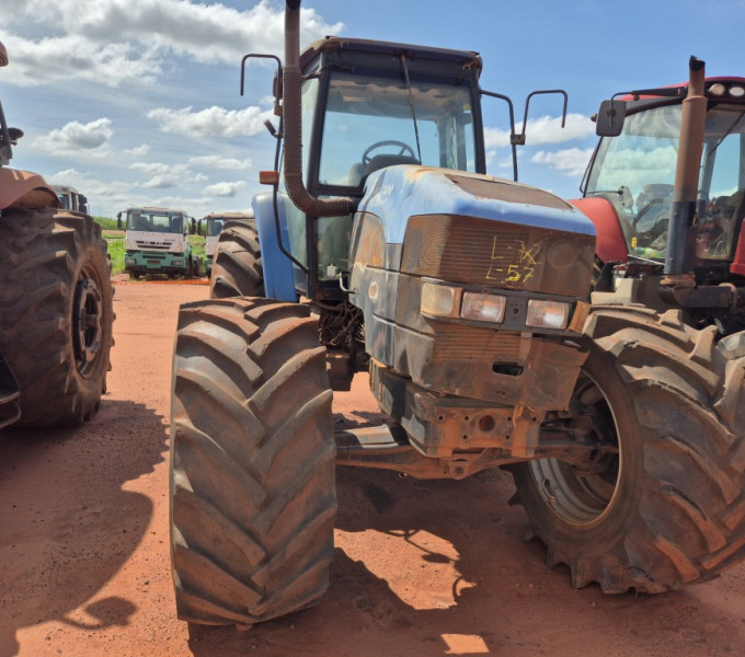 TRATOR DE PNEUS NEW HOLLAND TM 7030500, 2009, Z9CC53801 + I2C3