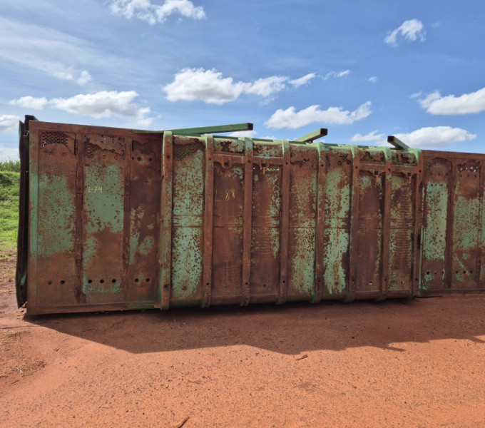 GAIOLÃO REBOQUE CANAVIEIRO FECHADO