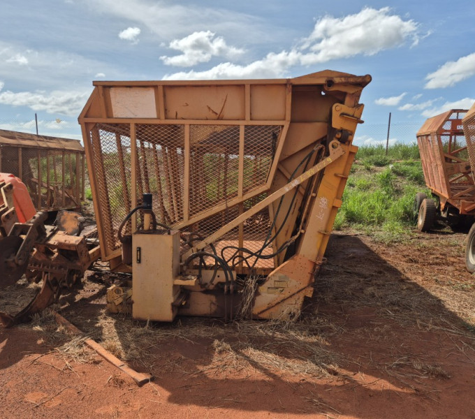 IMPLEMENTO TRANSBORDO PARA CHASSI