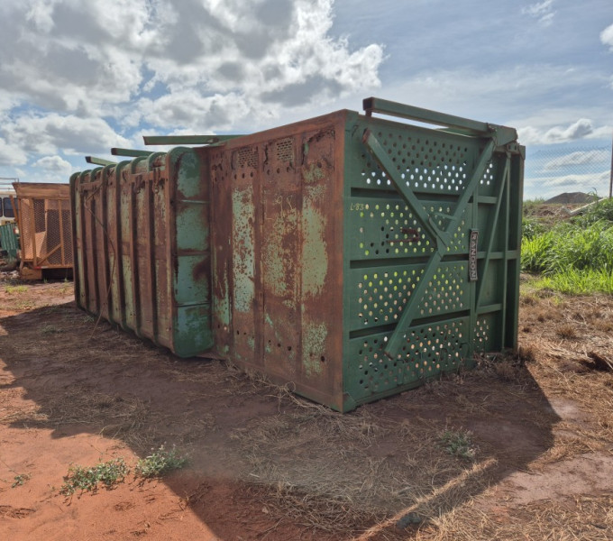 GAIOLÃO RANDOM REBOQUE CANAVIEIRO FECHADO