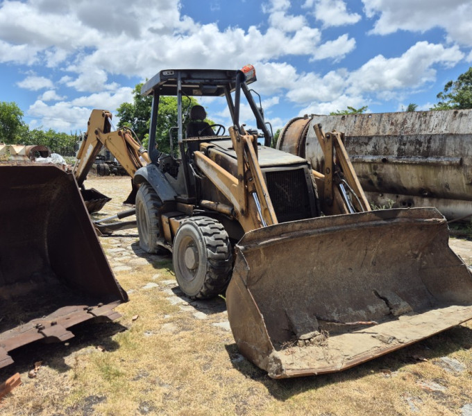 Retroescavadeira case com pá extra