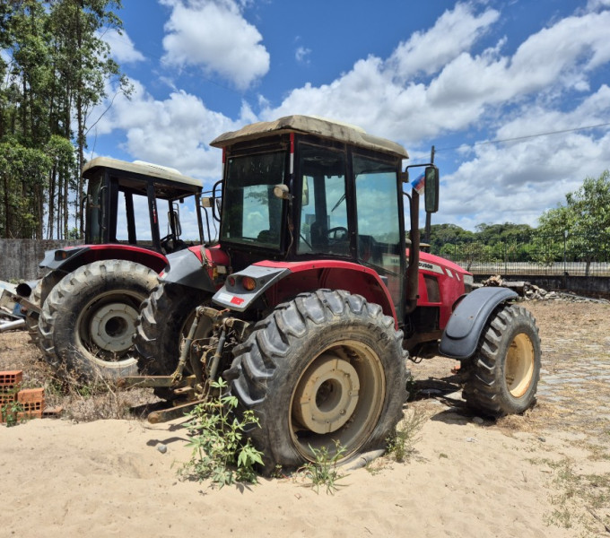 Trator de pneus massey fergunson 5710