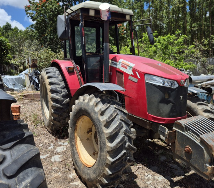 Trator de pneus massey fergunson 5710