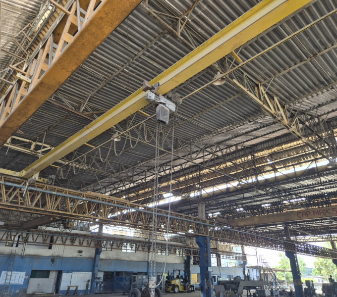 Ponte rolante demag, capacidade 2,5 ton, 15m de vão