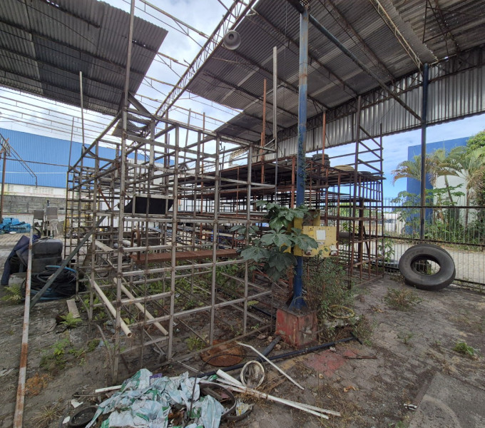 5 Estantes [2 em ac, 1 em inox e 2 em chapa]