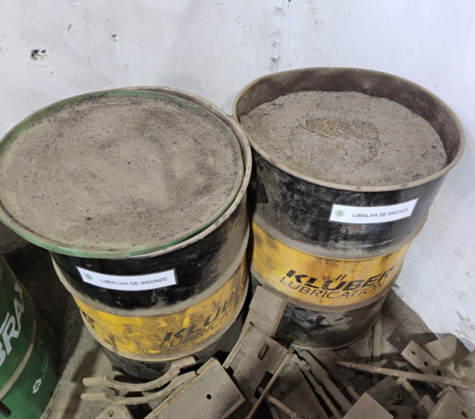 2 tambores de limalha de bronze aprox. 200kg