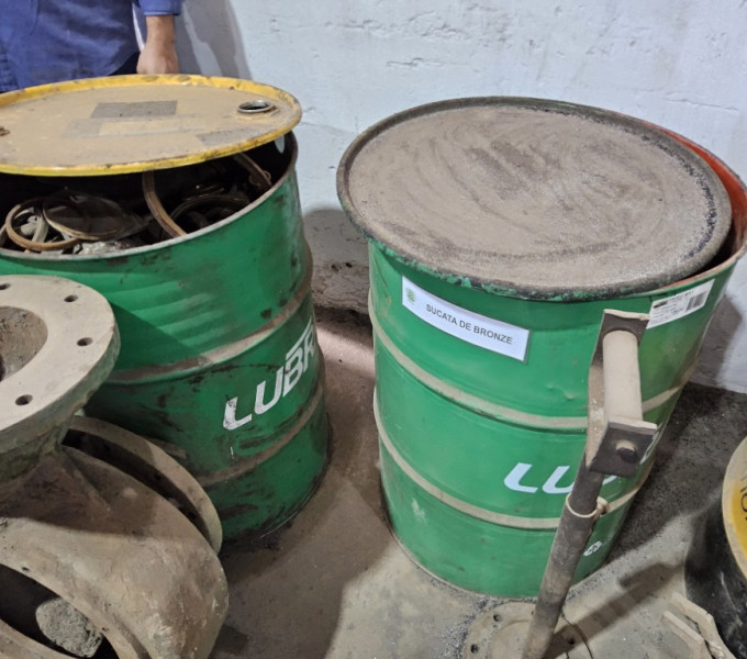 2 tambores de limalha de bronze aprox. 200kg