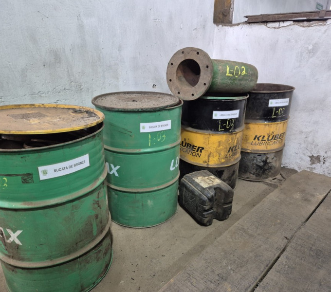 2 tambores de limalha de bronze aprox. 200kg