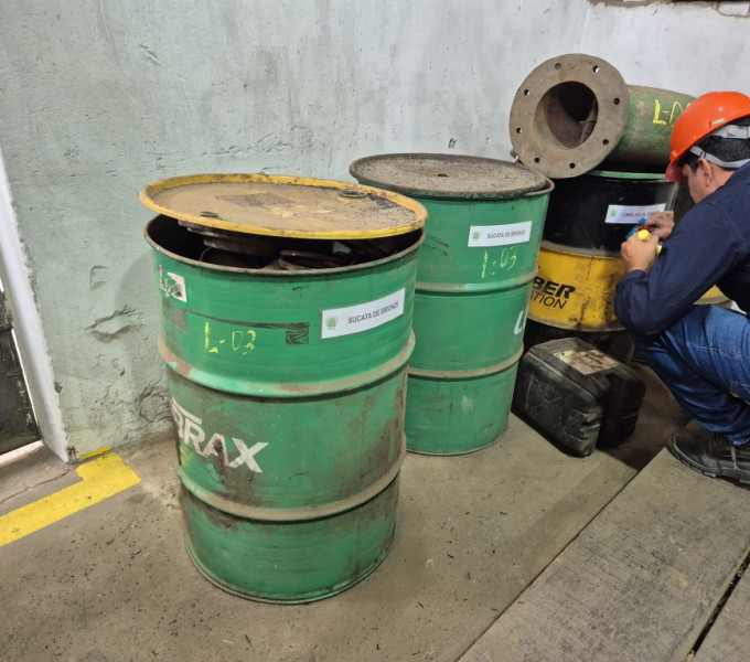 2 tambores de limalha de bronze aprox. 200kg