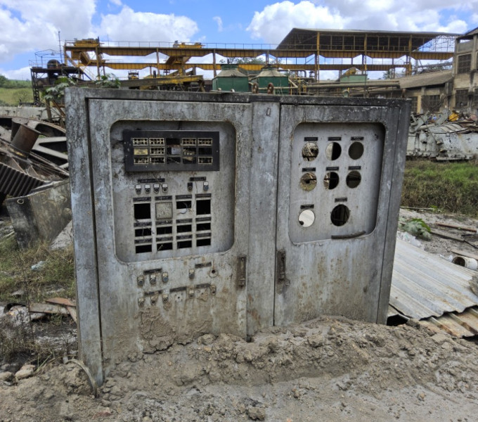 18 Painéis de controle, 1 inversor de frequência, 1 softstarter, 1 banco de capacitores, 3 nobreak, 2 Transformadores 280 trifásico