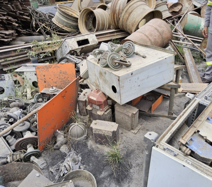 18 Painéis de controle, 1 inversor de frequência, 1 softstarter, 1 banco de capacitores, 3 nobreak, 2 Transformadores 280 trifásico