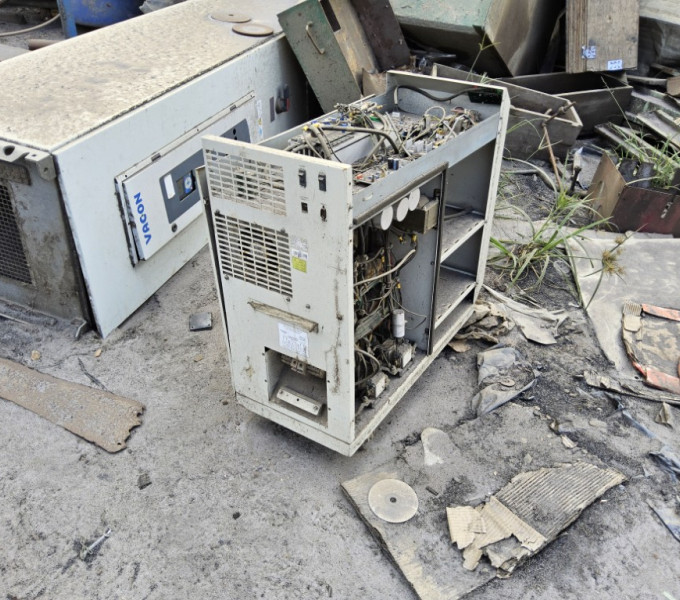 18 Painéis de controle, 1 inversor de frequência, 1 softstarter, 1 banco de capacitores, 3 nobreak, 2 Transformadores 280 trifásico