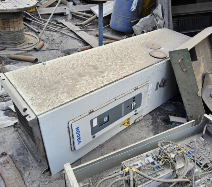 18 Painéis de controle, 1 inversor de frequência, 1 softstarter, 1 banco de capacitores, 3 nobreak, 2 Transformadores 280 trifásico