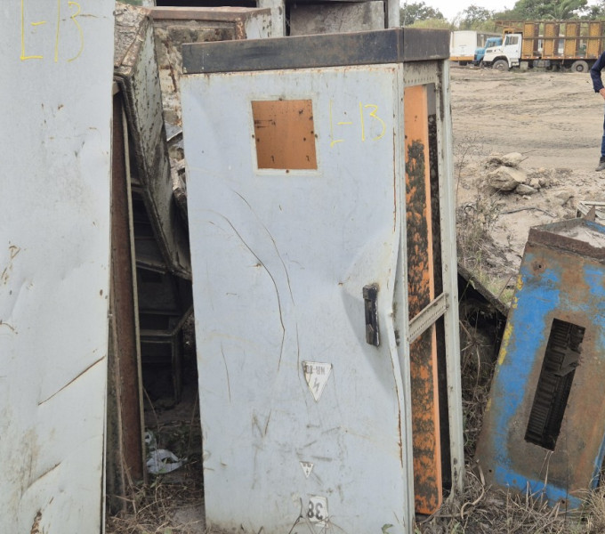 18 Painéis de controle, 1 inversor de frequência, 1 softstarter, 1 banco de capacitores, 3 nobreak, 2 Transformadores 280 trifásico