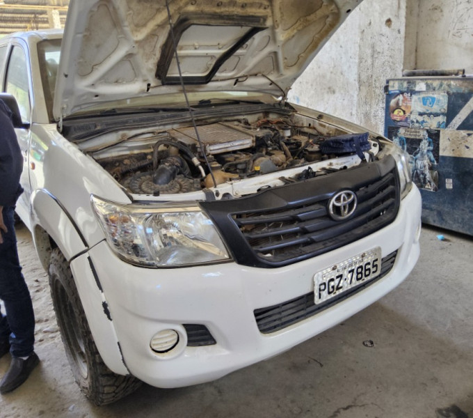 Veiculo automóvel Toyota Hilux, manual, Diesel, Ano: 2015, Placa: PGZ-7865