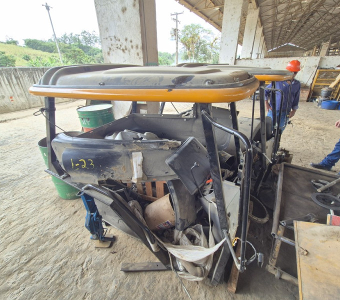 3 cabines P/ implemento BM 115