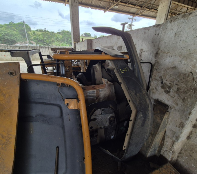 3 cabines P/ implemento BM 115