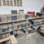 Grande quantidade de baterias automotivas 73 maiores aprox. 15T