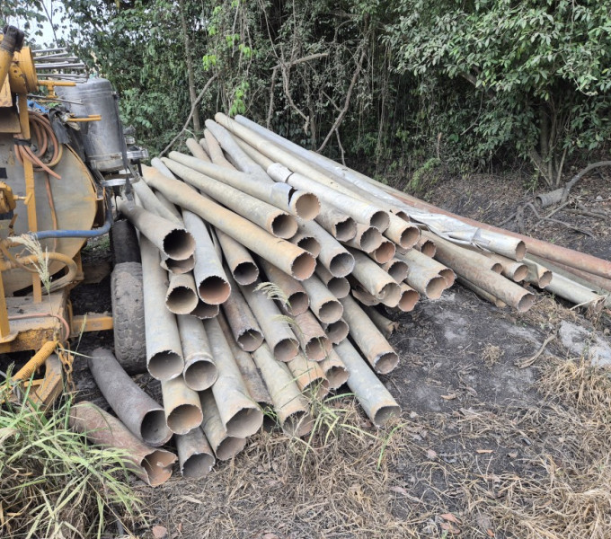 Grande qtd de tubos de aluminio aprox. 72und