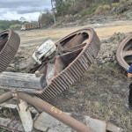 Volandeira Paralela c eixo, mancais e base