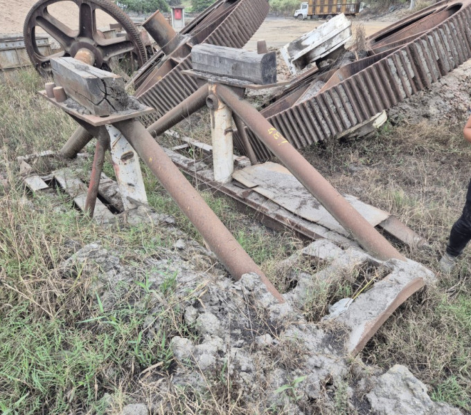 Volandeira Paralela c eixo, mancais e base