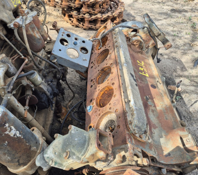 Motor a combustão Mercedes-Benz, 6 cilindros OM355/6