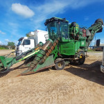 Colhedora de cana, pneus, John Deere 3520, 2010, Frota: 47004 + Ativo Item 1