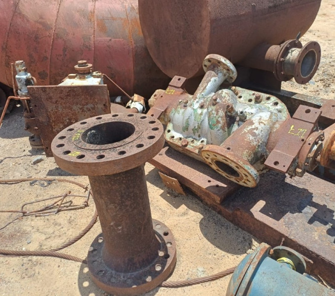 2 Bombas de caldeira sucateadas + Turbina + cone 20" em AC + Ativo Item 5