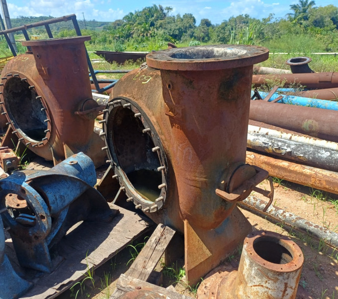 2 Corpos Caracol em AC p/ bomba Suzer + Cavalete mancal da bomba UND A30
