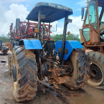 Trator de Pneu New Holland 8030-4, Ano: 2012, Frota: 105328